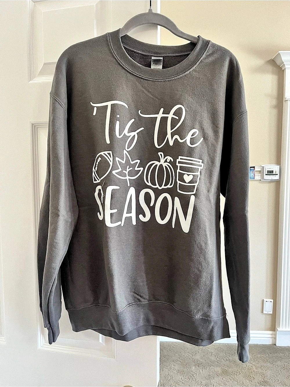 Gildan Heavy Blend crewneck sweatshirt Graphic Gray Medium Fall Tis the Season F